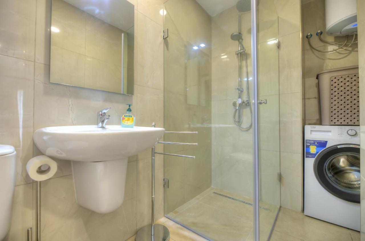 Brand New And Tastefully Furnished 2 Bedroom Apartment Ddif1-2 Gzira Exterior photo